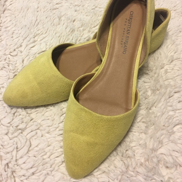 yellow flats payless